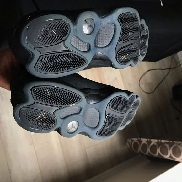 Cap & gown Jordan 13s 2019